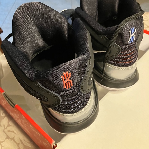 Nike Kyrie Infinity Men’s Shoe - Picture 5 of 6